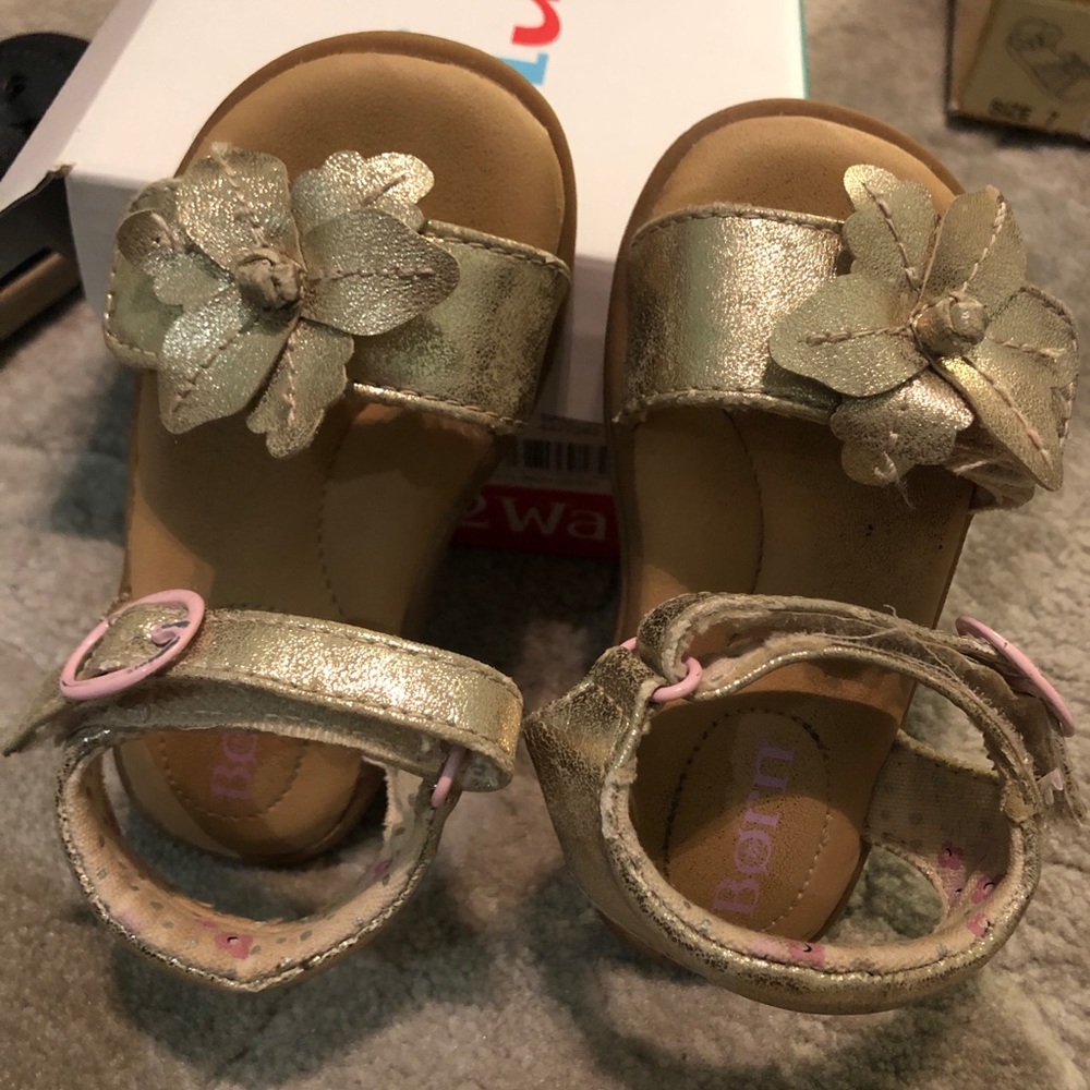 Size 5 Born sandals